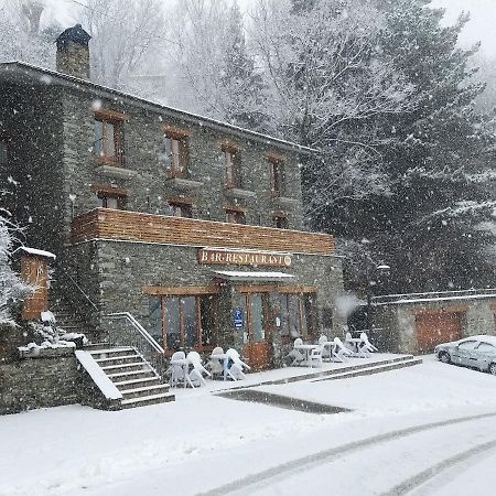 Hostal Les Roquetes Queralbs Esterno foto