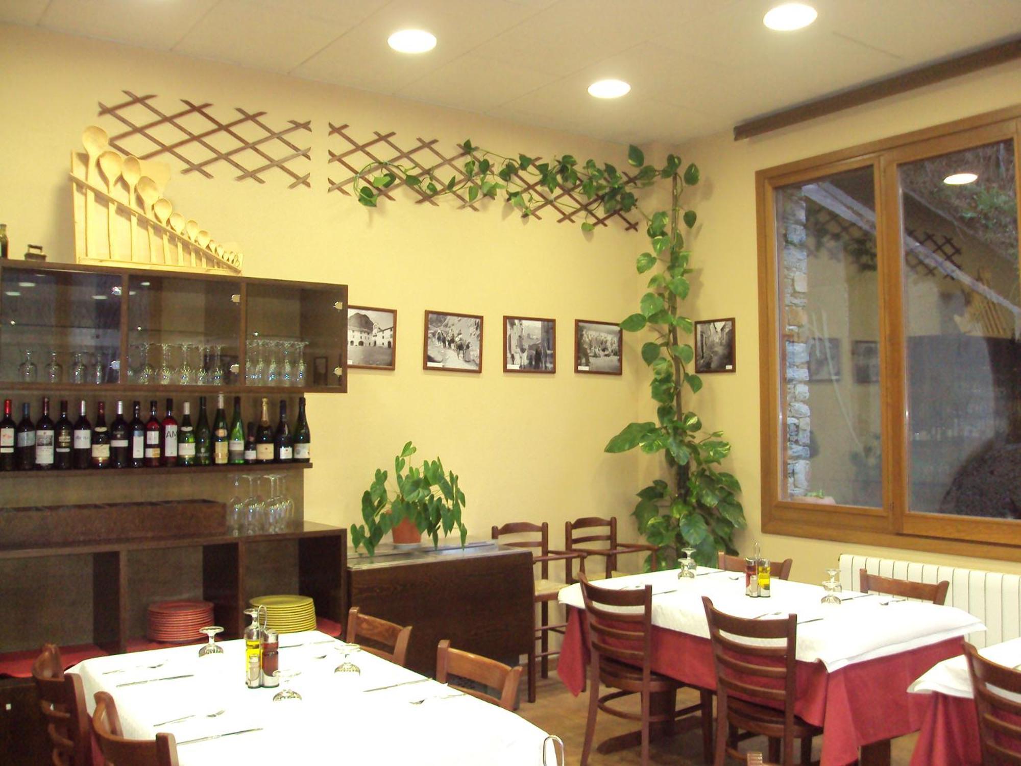 Hostal Les Roquetes Queralbs Esterno foto