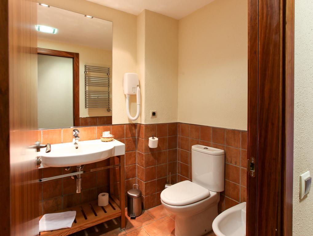 Hostal Les Roquetes Queralbs Esterno foto